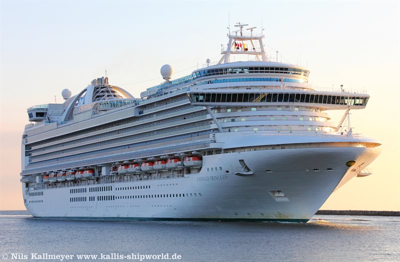 Emerald Princess (IMO 9333151)