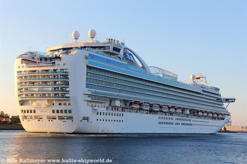 Emerald Princess (IMO 9333151)