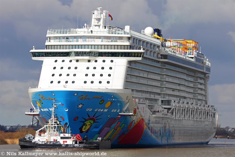 Norwegian Breakaway (IMO 9606912)