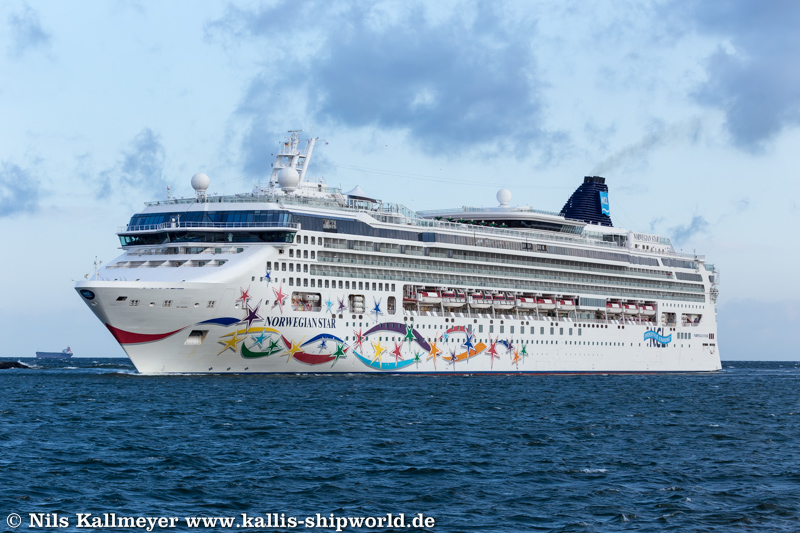 Norwegian Star (IMO 9195157)_1