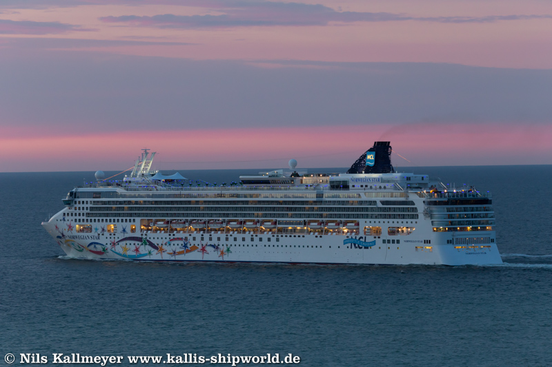 Norwegian Star (IMO 9195157)_4